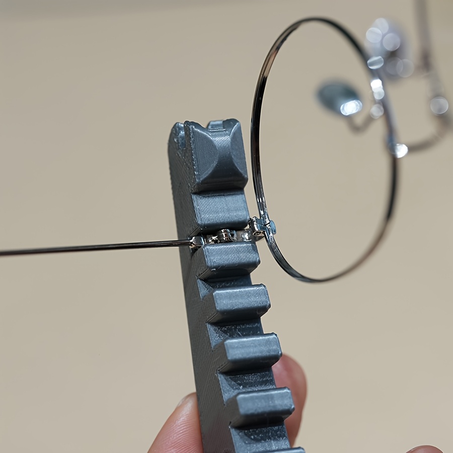 مفتاح متعدد الوظائف لضبط النظا - مراجعة Multi Tool Plier وسعره